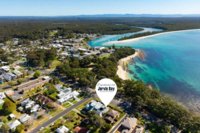 Bowie's Beach House by Experience Jervis Bay